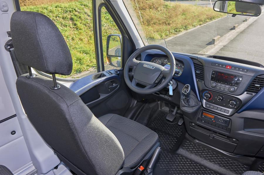 Интерьер Iveco Daily Start 2017 года  (фото 6 из 7)